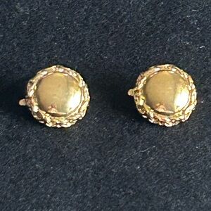 Trifari Gold Tone Dome Button Bird Nest Border Clip on Earrings (2